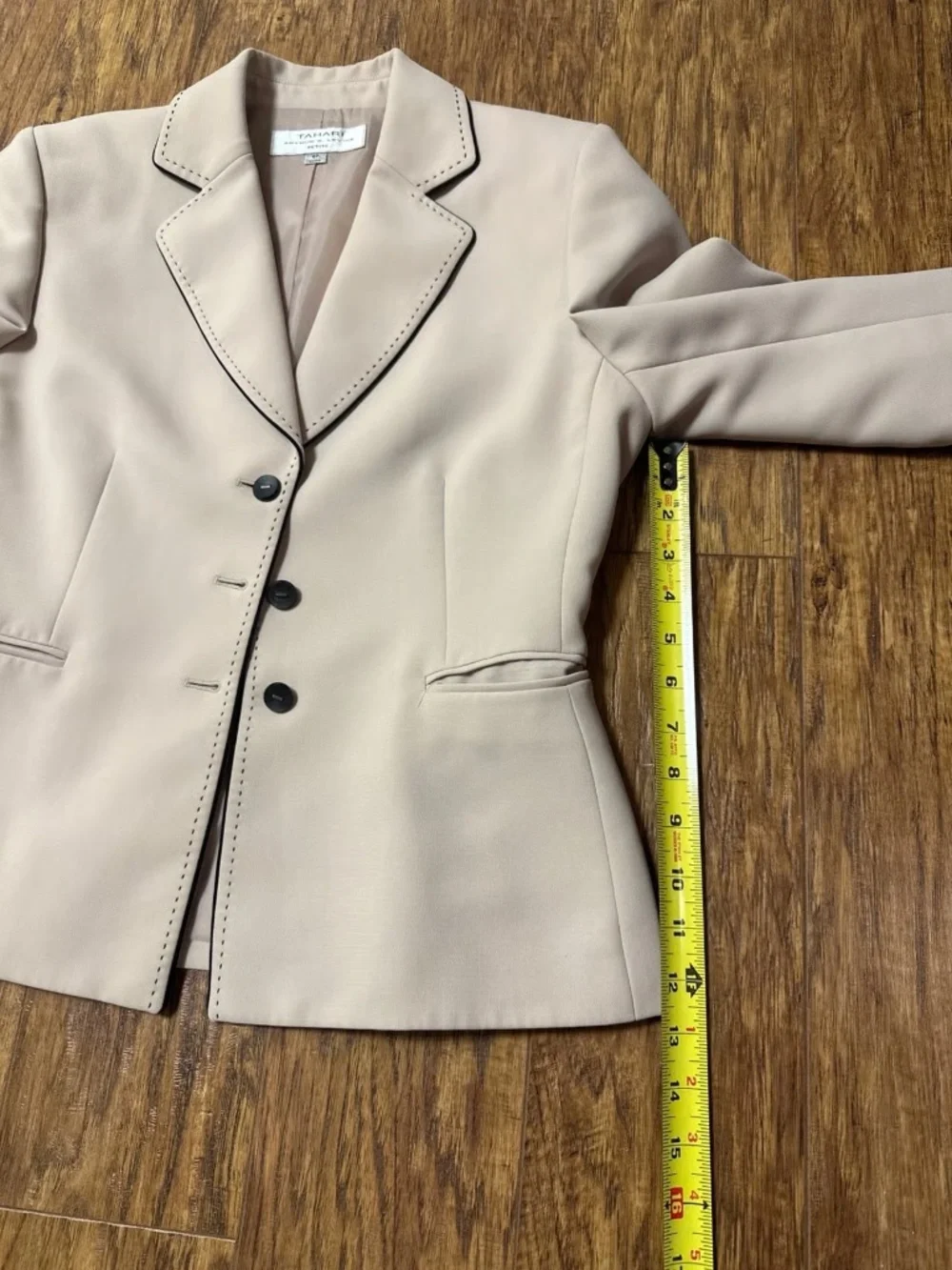 Tahari Author S. Levine Women's Beige Blazer with Black Trim Size 8P